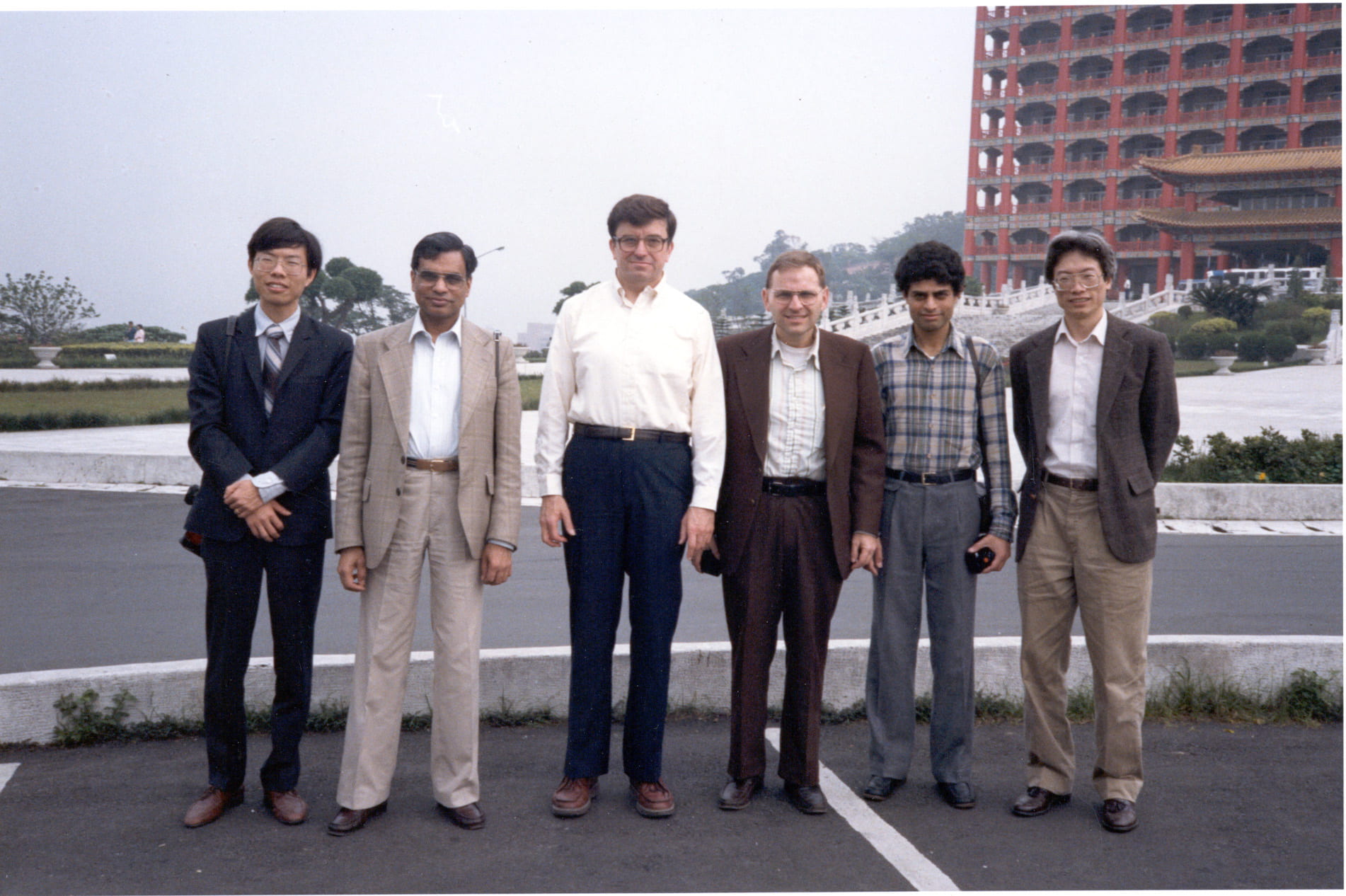 Lecturer group who did a seminar in Taiwan in 1986
